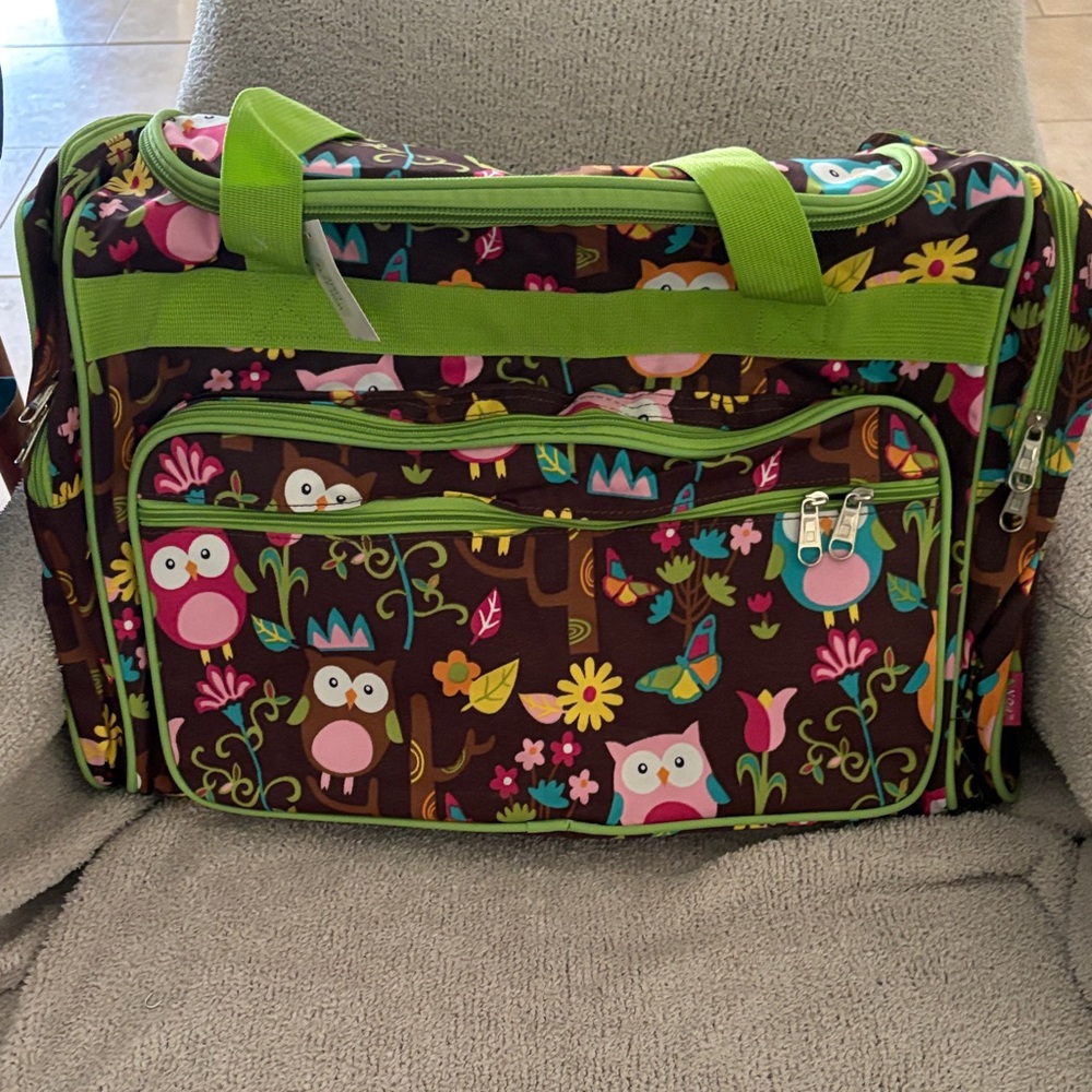 22” Owl Print Duffel Bag with Green Accents. Unused
